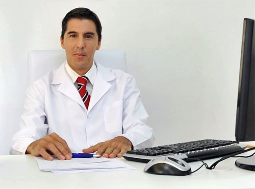 DR. CARLOS CARRER
